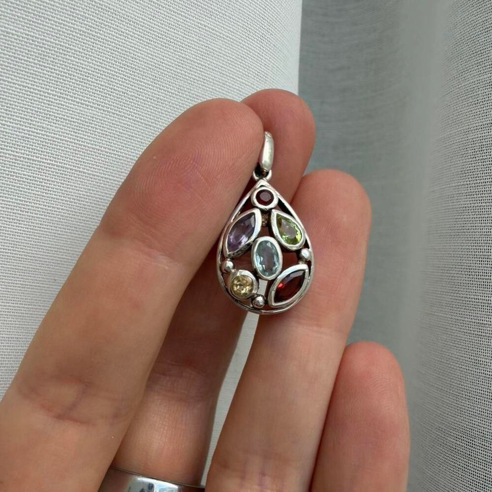 Gemstone pendant in 925 sterling